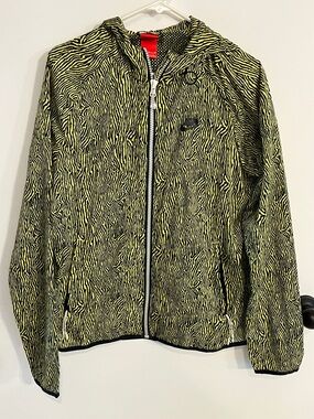 Mens size medium rare HTF Nike Zebra Print Windrunner  pullover windbreaker READ